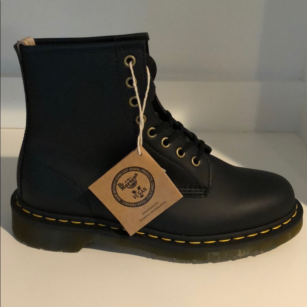 NWT Black Dr. Martens 1460
